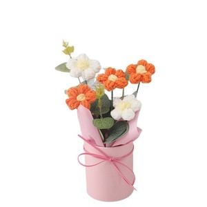 ช่อดอกไม้ถักโครเชต์แฮนด์เมด สำหรับวันวาเลนไทน์ ของตกแต่งโต๊ะ - Product Image 5