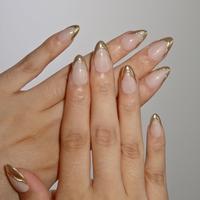 Ongles à presser en acrylique, base nude élégante, bordure dorée, forme amande, personnalisables, vente en gros, matériau fin et souple pour ongles, 10 pièces, pour mariage, fête, usage quotidien