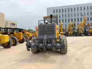 รถเกรดเดอร์ PF Excellent Performance Road Machine รุ่น Gr2153 มือสอง กำลัง 220 แรงม้า พร้อมเครื่องยนต์ทรงพลังสำหรับขาย - Product Image 6