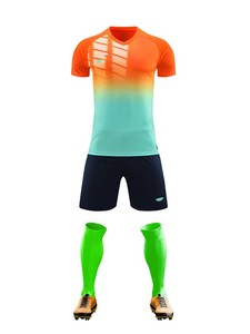 2024 Unisex Özel Spor Eğitim Seti Süblimasyon Baskılı Boş Tişört Futbol Forması Otomatik Kesim Özel Tasarım Futbol - Product Image 3