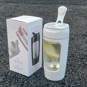 Plastic 650ml Fitness Mixer Bottle Shaker Bottles Liquidificador Portátil Elétrico USB Self Stir Protein Shaker