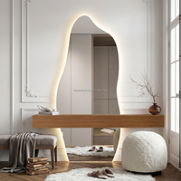 Miroir LED sans cadre pour décoration murale personnalisée, miroir de sol ondulé pour le corps, miroir LED pleine longueur irrégulier et ondulé avec éclairage LED