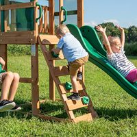 Ensemble de balançoires et toboggans en bois durables pour enfants, équipement de jeu d'aventure extérieur avec pont et structure de jeu pour usage commercial