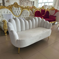 Canapé de mariage en velours en forme de coquille, causeuse blanche avec pieds en métal doré, canapé de luxe pour événements, banquets, fêtes, mobilier d'hôtel