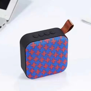 Haut-parleur sans fil portable RGB avec Bluetooth, charge USB, carte TF et <span class=keywords><strong>radio</strong></span> <span class=keywords><strong>FM</strong></span> pour l'amélioration audio des ordinateurs/téléphones mobiles - Product Image 1