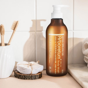 Arboretum gel douche naturel à l'extrait de cyprès sans sulfate nettoyant à base de plantes pour peaux sensibles hydratant et apaisant - Product Image 4