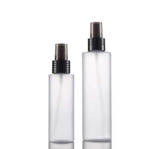 Bouteille en plastique PET dépolie à épaule plate de 100 ml et 200 ml, flacon pulvérisateur vide pour cosmétiques - Product Image 1