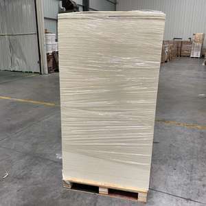 Gobelets en papier kraft enduits de PE à base de pâte de bois, simple ou double face, en feuille pour la fabrication de gobelets à café - Product Image 1