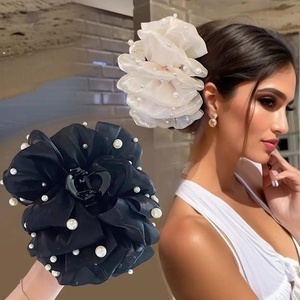 Pinza de <span class=keywords><strong>Pelo</strong></span> Elegante con Diseño de Tiburón, Malla Multicapa y <span class=keywords><strong>Perlas</strong></span> Decorativas, Pinza con <span class=keywords><strong>Perlas</strong></span> para Cola de Caballo de Niña, Venta al Por Mayor - Product Image 1