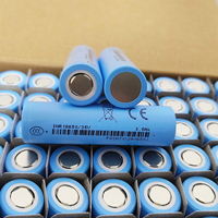 Cellules de batterie rechargeables originales INR18650 35V 3.7V 18650 3500mAh, batteries lithium-ion cylindriques pour le stockage d'énergie domestique