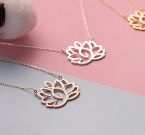 สร้อยคอรูปดอกไม้แมนดาลาเรขาคณิต ชุบ PVD สแตนเลส เครื่องประดับแฟชั่น รูปทรงดอกไม้ออริกามิ สร้อยคอโยคะ ของขวัญสำหรับผู้หญิง - Product Image 3