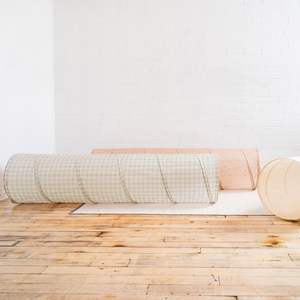 Tunnel de jeu pour bébé, enfant en bas âge, enfants, jeu en intérieur, en polyester recyclé résistant aux déchirures, gingham beige, amusant - Product Image 4