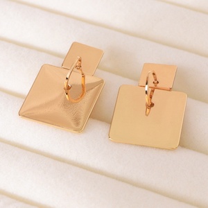 Trendy Fashion Drop Earrings Wholesale Bulk <b>Chunky</b> Artificial Brass <b>Jewellery</b> for Women 18K Gold Plated - Product Image 3