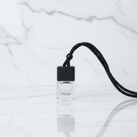 Flacon de parfum pour voiture en verre de 8 ml avec cordon de suspension, flacons diffuseurs d'aromathérapie vides et rechargeables pour la décoration et l'assainissement de l'air de voiture
