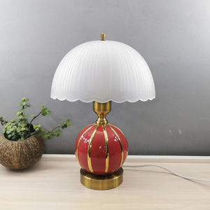 Lámpara de mesa, para dormitorio, estilo nórdico moderno, nueva, de lujo, para sala de estar y estudio, de cerámica, estilo Ins. - Product Image 3
