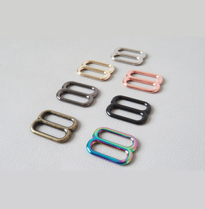مشبك معدني من سبائك الزنك قابل للتعديل على شكل مربع ثلاثي الانزلاق للحقائب من YN - Product Image 4