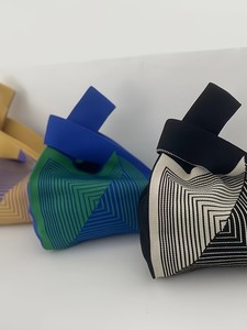 Bolso de punto con bloques de color y diseño geométrico triangular para mujer, bolso de mano tejido, bolso tote informal de un solo hombro - Product Image 2