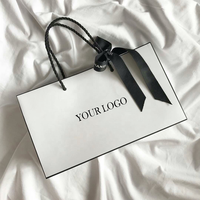 Sac d'emballage pour bijoux en papier kraft de haute qualité, personnalisé avec votre propre logo, sac cadeau pour le shopping, blanc avec poignées