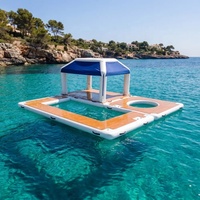 Plateforme de loisirs modulaire flottante gonflable Coral Club Blue Canopy avec piscine ronde, en EVA et imitation teck, pour yacht