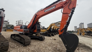 Excavadora Hidráulica Usada Doosan DX300 300LC-9C de 30T, en Buen Estado, con Pocas Horas de Trabajo, Fabricada en Corea, Probada - Product Image 3