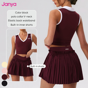 Ensemble de tennis 2 pièces pour femme Janya : Haut court respirant à col polo et col en V en Spandex/Nylon et jupe plissée de golf, color block - Product Image 4