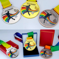 Stock de cadeaux scolaires imprimés avec logo gratuit Médailles de sport sculptées pour Taekwondo et Marathon Running Gold Silver Copper Plated Metal Awards