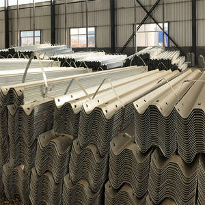 Kit Completo di Guardrail Include Trave, Palo, Blocco, Bullone, Dado e Terminale per Progetto Completo - Product Image 3