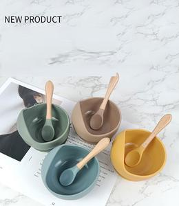 Juego de alimentación por succión para niños de 2 uds al por mayor, cuenco de bebé antideslizante de silicona suave de grado alimenticio con cuchara a juego - Product Image 3