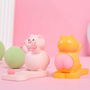 Dynamic Chai con Blessed <span class=keywords><strong>Porky</strong></span> Pig Cute Cell Phone Holder Desktop Creative Tablet Lazy Support Stand Relief Ornament - Product Image 5