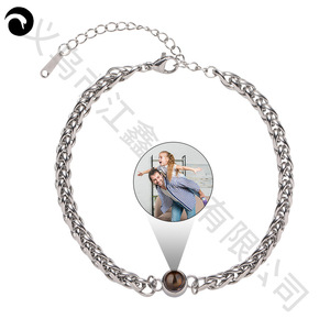 Braccialetto fotografico di proiezione personalizzato nome personalizzato immagine catena cubana in acciaio inossidabile bracciali in <span class=keywords><strong>oro</strong></span> 18 carati per ragazzo - Product Image 6
