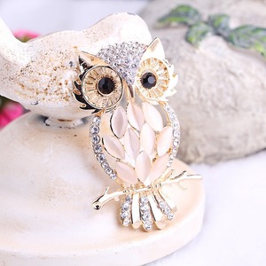 Broches en métal doré, motif hibou, oiseau, œil de chat, pavé de cristaux, bijoux pour sac à dos, accessoires pour sacs de soirée formels, article cadeau d'anniversaire - Product Image 3