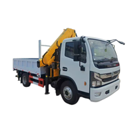 Grue montée sur camion KLF économique de 5 tonnes avec flèche mécanique pliable, portée de 5 m, hauteur de levage de 11 m, moment de charge élevé