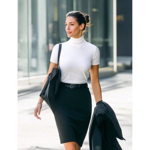 Haut à col roulé à manches courtes pour femme, coupe ajustée, en coton extensible et respirant, tricoté - Product Image 6