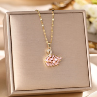 Collier tendance en acier inoxydable pour femme avec collier ras du cou personnalisé en forme de cygne entièrement serti de diamants