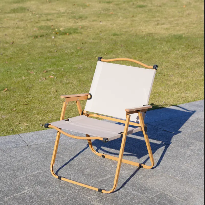 새로운 디자인 현대 야외 접이식 휴대용 의자 뜨거운 판매 철 재료 캠핑 레저 파크 빌라 안뜰 가구