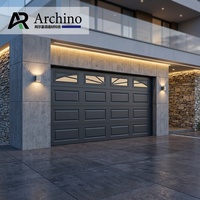 Puerta de Garaje Seccional Aislada con Paneles Elevados, Blanca, Automática, con Ventanas Arqueadas