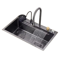 Évier de cuisine en acier inoxydable anti-rayures de luxe à cuve unique avec robinet, design moderne et installation sur plan.