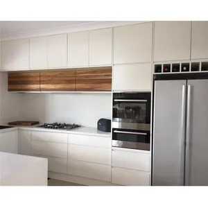 Vermont Project di Perth Australia White Modern dua Pak desain kabinet dapur cat