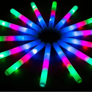 לוגו מותאם אישית סיטונאי זוהר בחושך מריע LED מדליק צבעוני צבע מעורב 40 ס""מ LED קצף מקל עם 3 מצבים