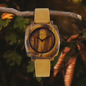 Relojes de Madera de Edición Limitada Listos para Enviar con Correa de Cuero, Forma Única, Descuento de Liquidación, Disponibles en Existencia - Product Image 3