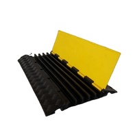 Protector de Cables Flexible de 5 Canales, 35x35mm, de Goma, para Carreteras y Exteriores, 910x500x50mm, Marca OBC, 14kg