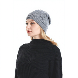 Chapeau d'hiver en tricot torsadé gris pour femme, 100% cachemire pur, style décontracté pour adultes - Product Image 1