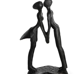 Figura Vintage de Pareja de Hierro Fundido Negro, Estatua Abstracta de Amantes que se Tienden la Mano, Base en Forma de Corazón, Escultura de Arte Metálico - Product Image 4