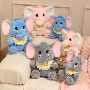 Jouets en peluche doux et mignons au design moderne, très vendus, rembourrés en coton PP super doux, poupées d'éléphant pour bébé avec bavoir - Product Image 2