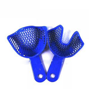 Bandejas de Impresión Dental de Plástico y Metal, Bandejas de Impresión Ortodónticas Autoclavables, Consumibles de Laboratorio Dental, 2 Piezas/Paquete - Product Image 6