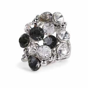 Anello dalla forma irregolare per donna, stile geometrico unico, accessorio da dito per l'uso quotidiano - Product Image 1