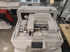 CHINCAN ALE-810C Biseladora de Lentes Semiautomática sin Patrón, Capacidades de Procesamiento 3D, 1 Año de Garantía, 220V50HZ, OEM - Product Image 5