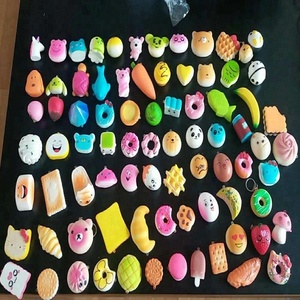 $0.45/ชิ้น ราคาถูก แพ็ค 20 ชิ้น สกุชชี่เนื้อนุ่ม กลิ่นครีม น่ารัก ของเล่นบีบเล่นแบบจำลอง - Product Image 1