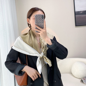 Sciarpa quadrata da <span class=keywords><strong>donna</strong></span> con motivo a pois bianco nero da <span class=keywords><strong>donna</strong></span> - Product Image 6