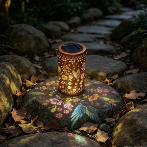 Luces <span class=keywords><strong>Solares</strong></span> de Colibríes, Lámpara Colgante de Metal con Cuatro Colibríes Coloridos para Jardín, Patio y Compradores Mayoristas OEM ODM - Product Image 1